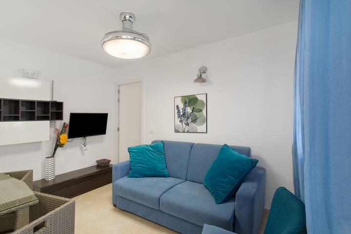 Ganze Wohnung, Urlaub 'Casa Paula - 24' mit Bergblick, Privatem Pool und Wi-Fi in Arinaga, Agüimes