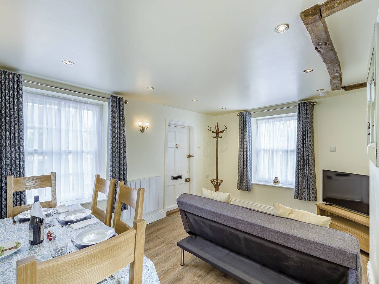 Oak Tree Cottage in Frinton and Walton, Essex
