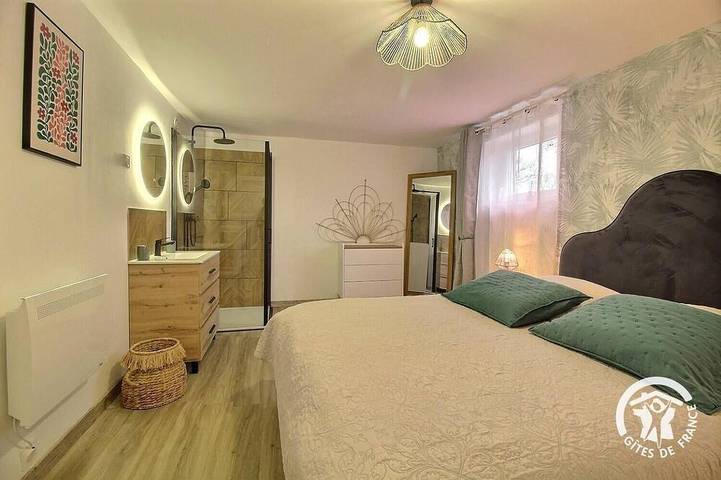 Location de vacances pour 2 personnes, avec jardin et terrasse à Pléhédel - 4