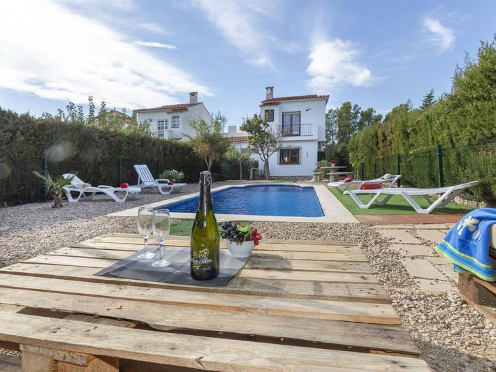 Casa de vacaciones para 6 personas, con terraza y jardín - 1