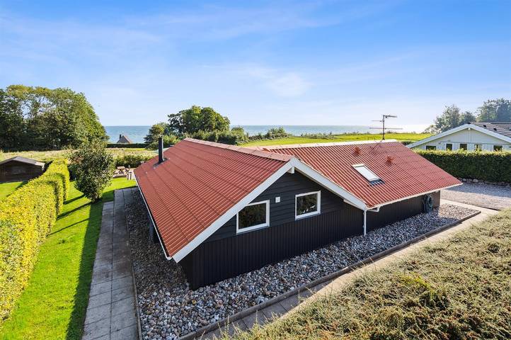 Ferieudlejning for 6 personer, med have og terrasse samt sauna i Mommark