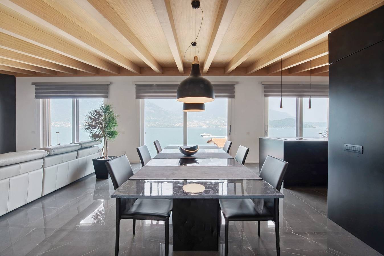 Appartement entier, Appartement "Luxury Lakefront Penthouse" avec vue sur lac, Wi-Fi et climatisation in Lezzeno, Lac de Côme