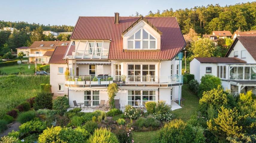 Ferienwohnung für 4 Personen, mit Balkon und Terrasse sowie Garten und Ausblick in Bad Bocklet
