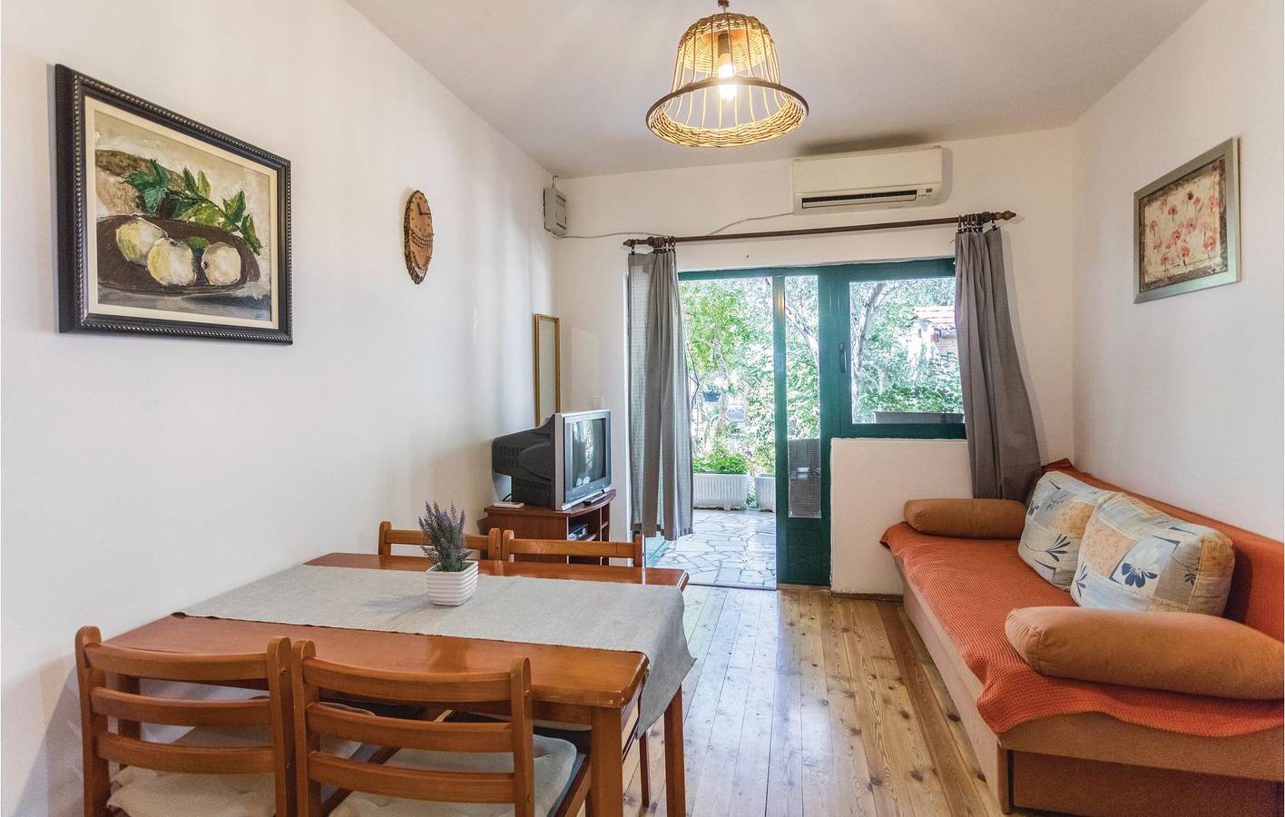 Entire holiday apartment, Holiday apartment for 4 people with terrace in Klek, Dubrovnik-Neretva