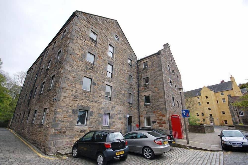 Entire apartment, Apartment In Central Edinburgh, Scotland, In The Picturesque Dean Village in Edinburgh, Edinburgh and Lothian