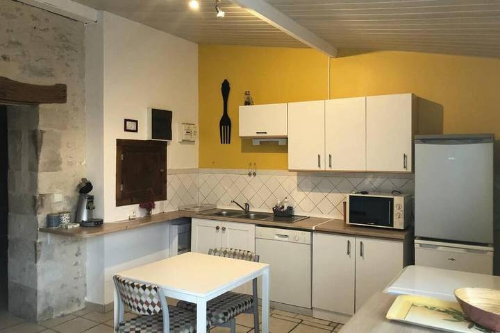 Gîte pour 6 personnes, avec jardin, adapté aux familles à Voulême
