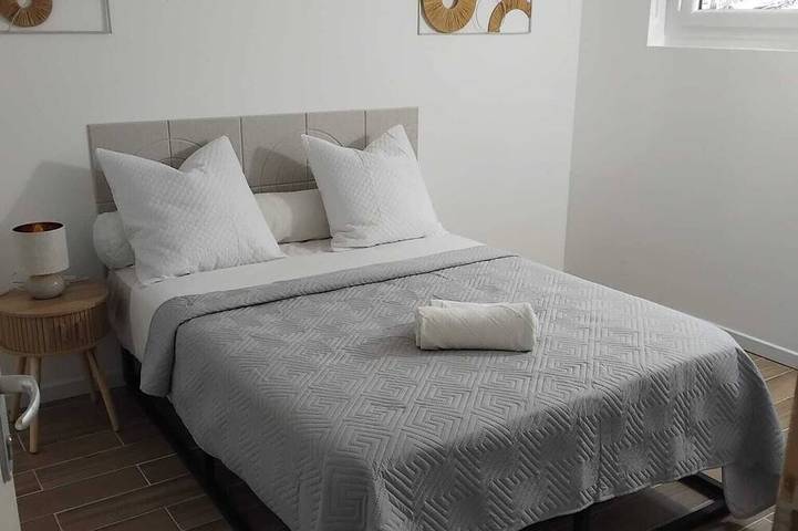 Chambre d’hôte pour 10 personnes à Saint-Priest - 4