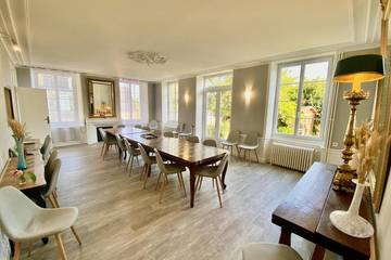 Gîte pour 30 personnes, avec balcon et jardin à Tessy-sur-Vire