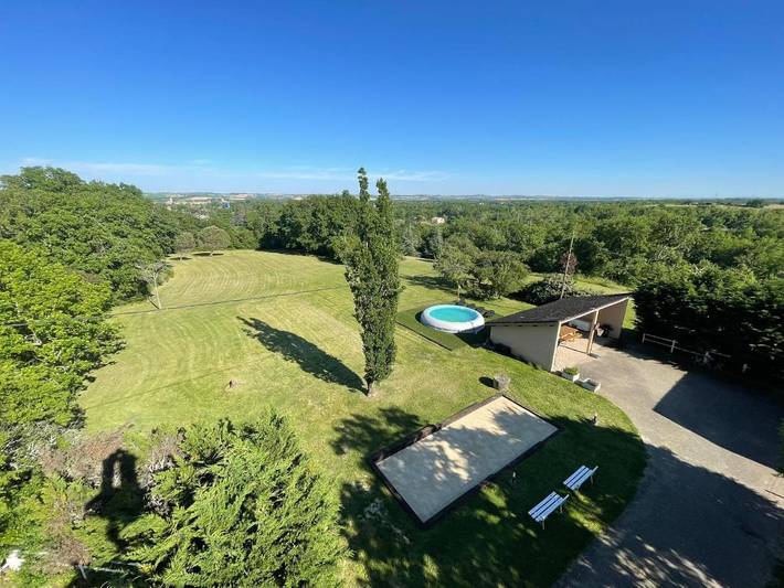 Location de vacances pour 2 personnes, avec vue ainsi que jardin et piscine à Fleurance - 3