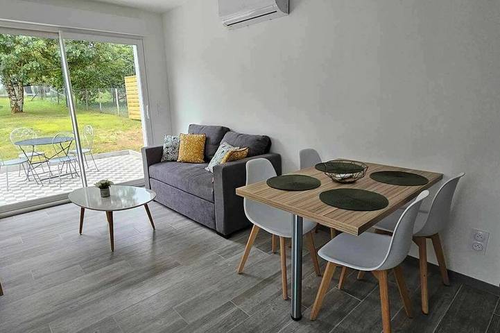 Gîte pour 4 personnes, avec jardin à Grézac - 4