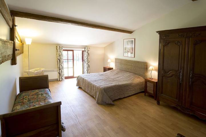 Location de vacances pour 6 personnes, avec jardin à Sallebœuf - 4