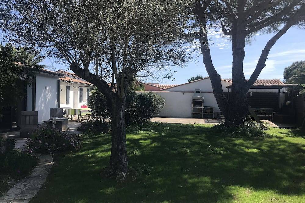 Family house 10 persons with swimming pool 5x2 in Loix, Isla de Ré