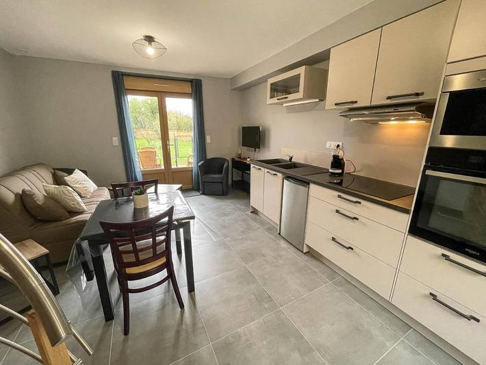 Location de vacances pour 4 personnes, avec vue et jardin à Flogny-la-Chapelle - 4