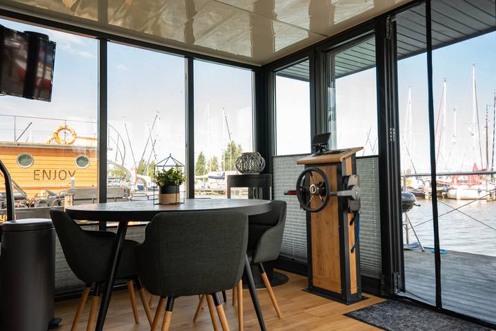 Boot für 4 Personen, mit Balkon und Garten in Friesland - 2