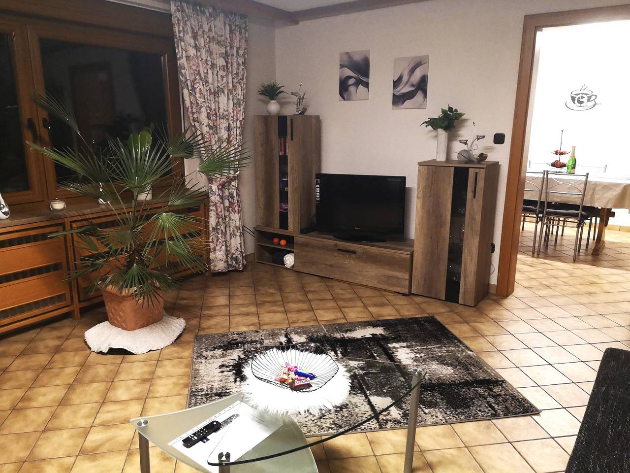 Ganze Ferienwohnung, Idealer Startpunkt für Ausflüge und Wanderungen, 70qm, Stufenloser Zugang, Parkplatz an der Wohnung in Issigau, Landkreis Hof
