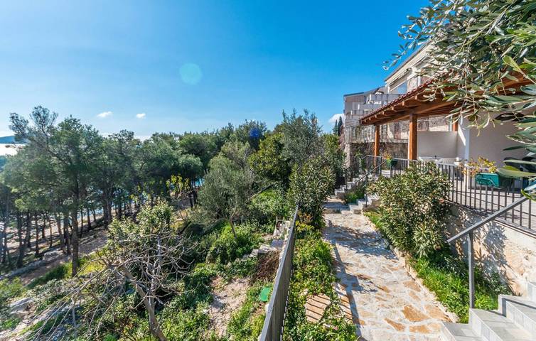 Ferienwohnung für 6 Personen, mit Balkon und Terrasse sowie Garten in Drage (Pakoštane) - 2