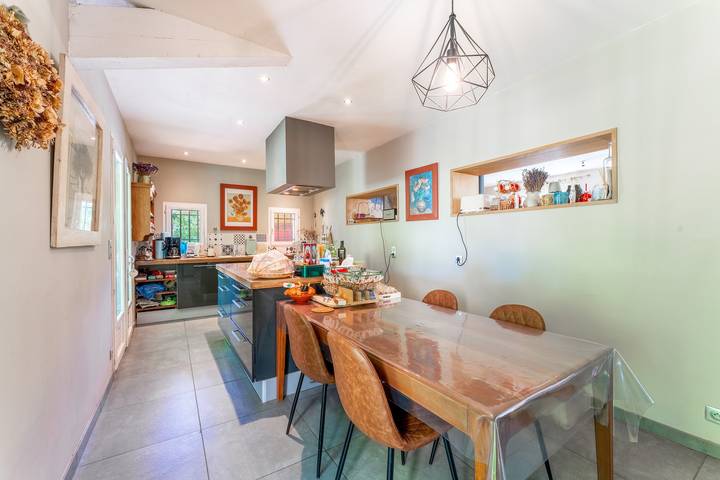 Villa 'Charmante con piscina' con piscina privata, Wi-Fi e aria condizionata in Fontvieille, Arles e dintorni