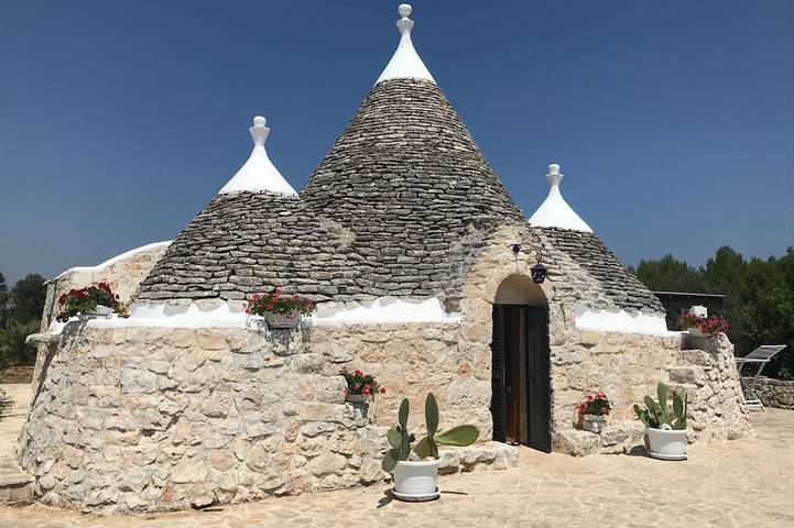 Rustico per 4 persone, con giardino e terrazza, con animali domestici in Puglia