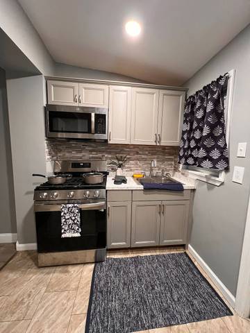 Vacation Home for 5 Guests in Camden (NJ), New Jersey, Picture 3