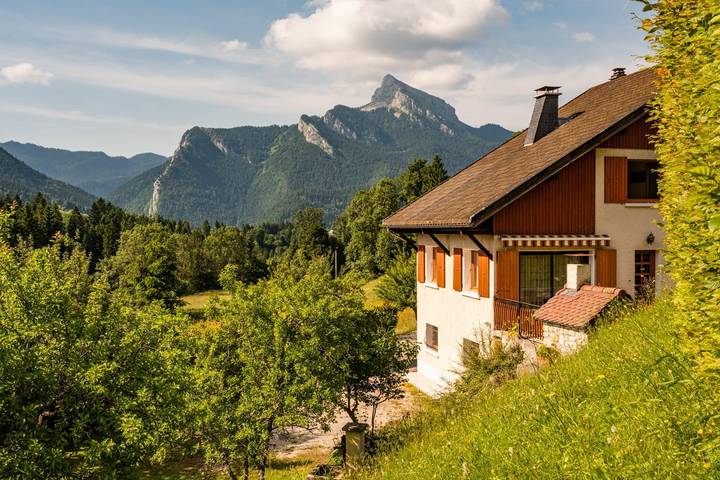Gîte pour 6 personnes, avec Terrasse et Jardin