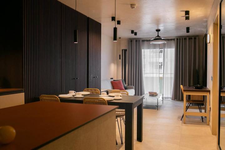 Appart’hôtel pour 2 personnes, avec jardin ainsi que bassin pour enfant et piscine, adapté aux familles