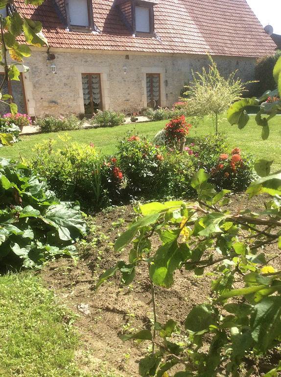 Bed and Breakfast for 3 people with garden in Retheuil, Aisne