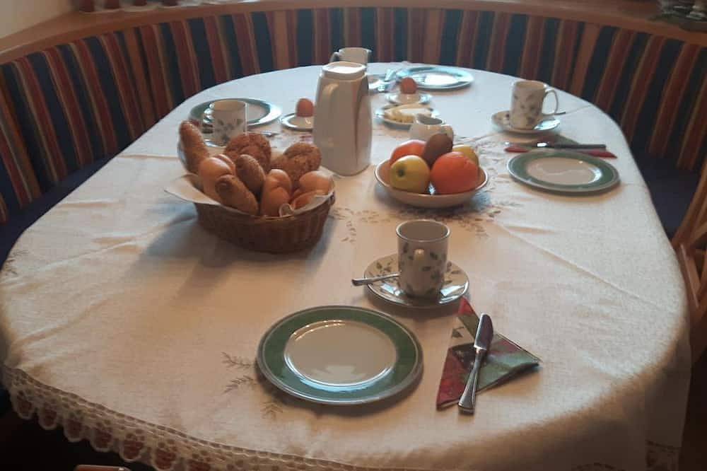 Ganze Wohnung, Komfortzimmer mit Balkon - Ferienwohnung Greim in Rottenmanner und Wölzer Tauern, St. Peter am Kammersberg