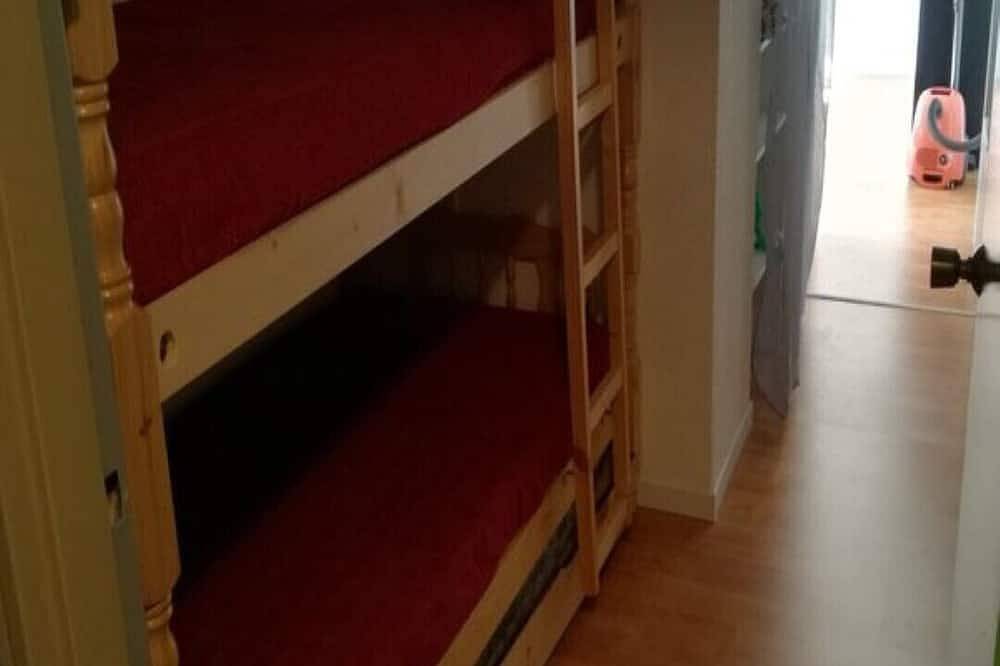 Entire apartment, Rental studio \"le roi soleil\" (ski_montagne) in Le Sauze, Enchastrayes