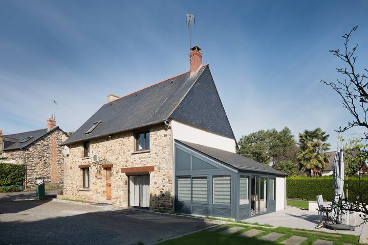 Gîte pour 11 personnes, avec jardin, animaux acceptés à Châteaugiron