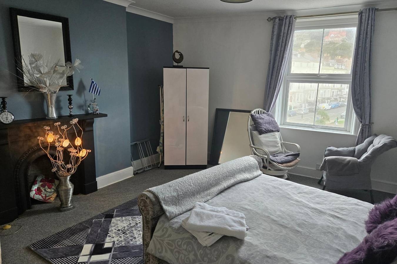Entire holiday apartment, Seaview 2 bedroom Apartment Sleeps 4 in Llandudno, Conwy region
