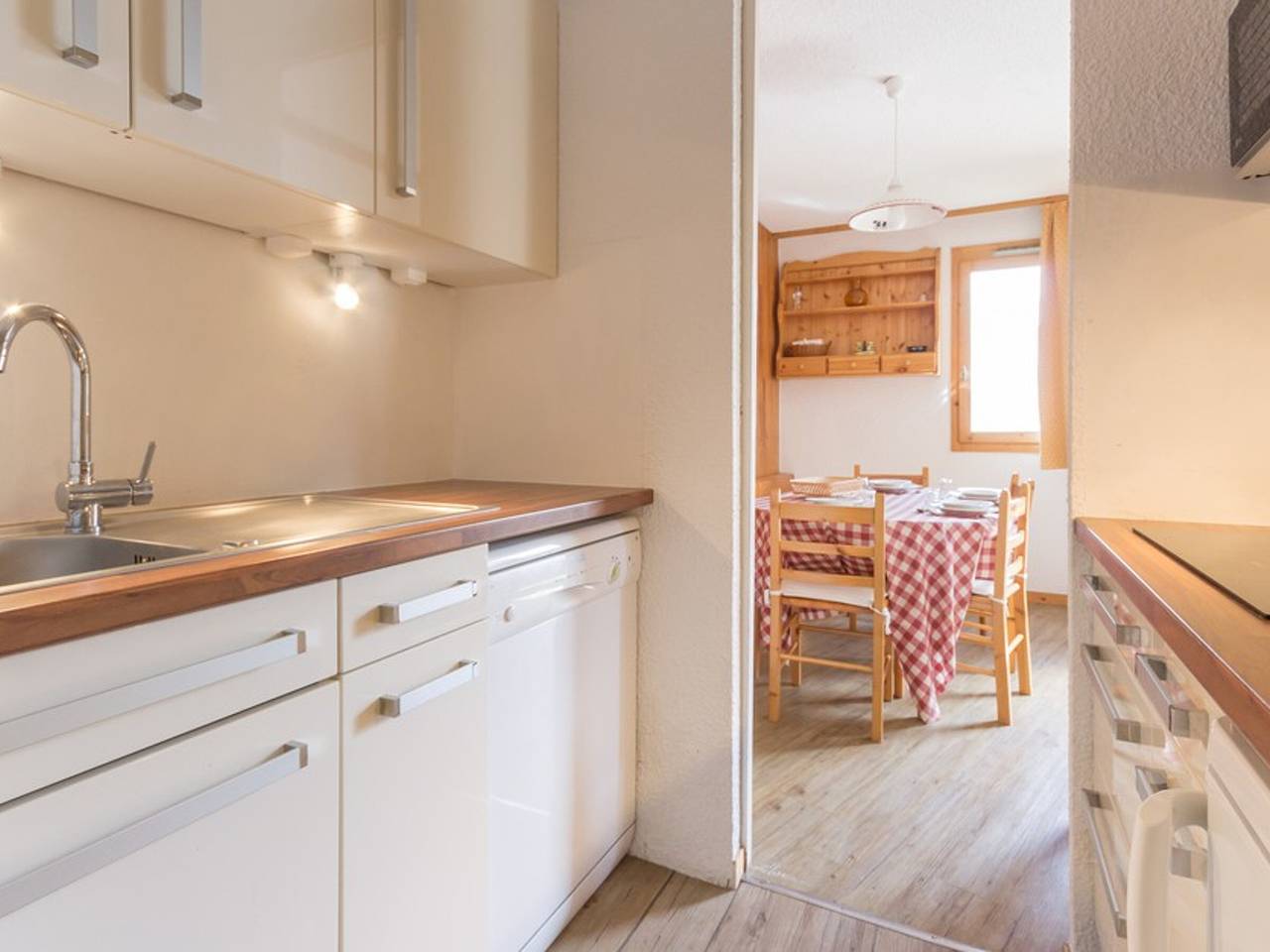 Appartement entier, Apt Chaleureux Proche Pistes avec Balcon & Tv - Montchavin in La Plagne, Bellentre