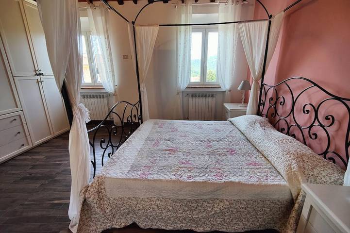 Nuova casa di campagna per famiglie, smart working e cani, con jacuzzi esterna in Camaiore (Toscana), Riviera Toscana