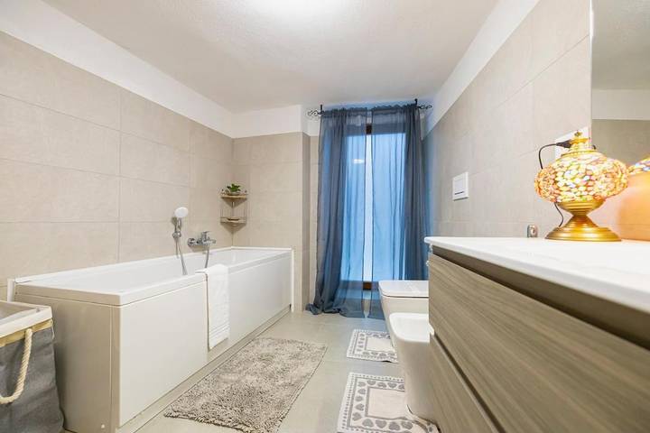 Gîte pour 5 personnes, avec balcon et vue à Carpasio - 4