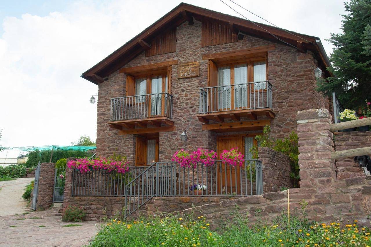 Apartamento entero, One-Bedroom Apartment in Llagunes, Soriguera