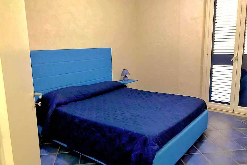 Entire apartment, 2-room apartment garden side with big terrace only 3 min from the beach in Scafa, Messina Province
