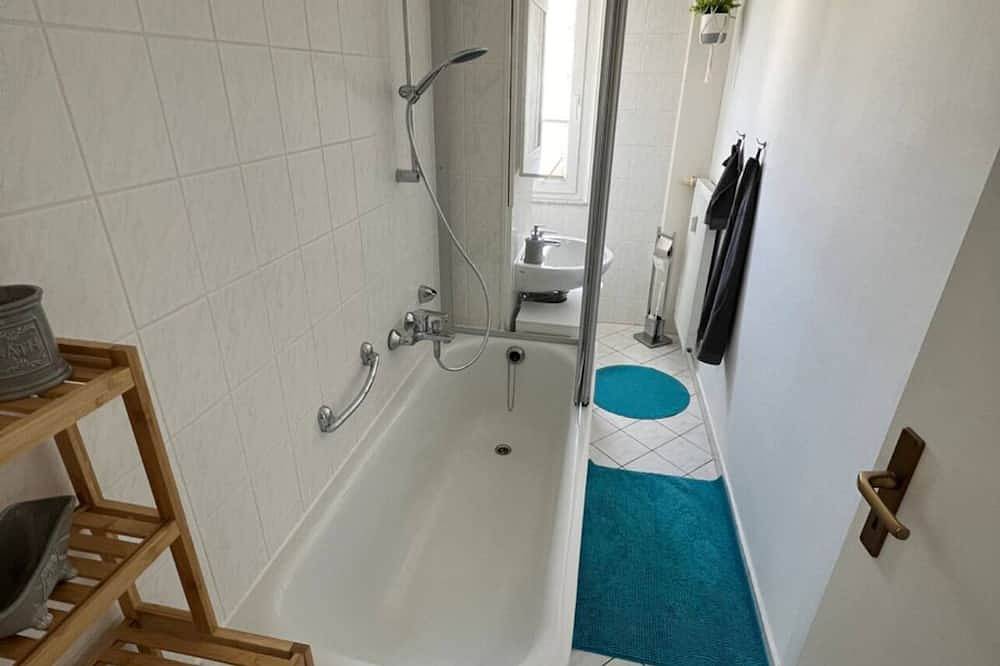 Ganze Wohnung, Schöne Eigentumswohnung inkl. gesicherten Parkplatz am Stadtrand von Hoyerswerda in Hoyerswerda, Lausitzer Seenland