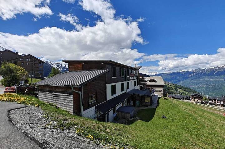 Ferienhaus für 15 Personen, mit Whirlpool und Terrasse