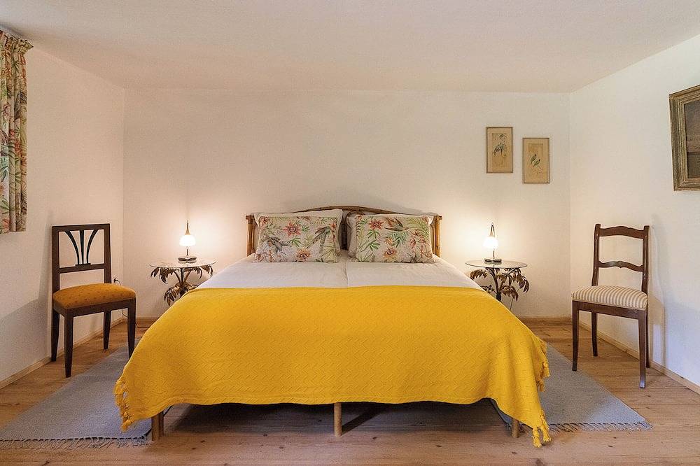 Ferienhaus Nöstlbach - Landhaus mit Garten in Pittenhart, Chiemsee
