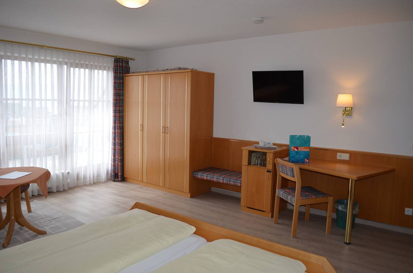 Pension Regenscheit - Einzelzimmer Kategorie B mit Dusche und Wc in Sipplingen, Region Bodensee-Oberschwaben