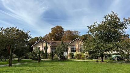 Location de vacances pour 4 personnes, avec vue et jardin à Savonnières