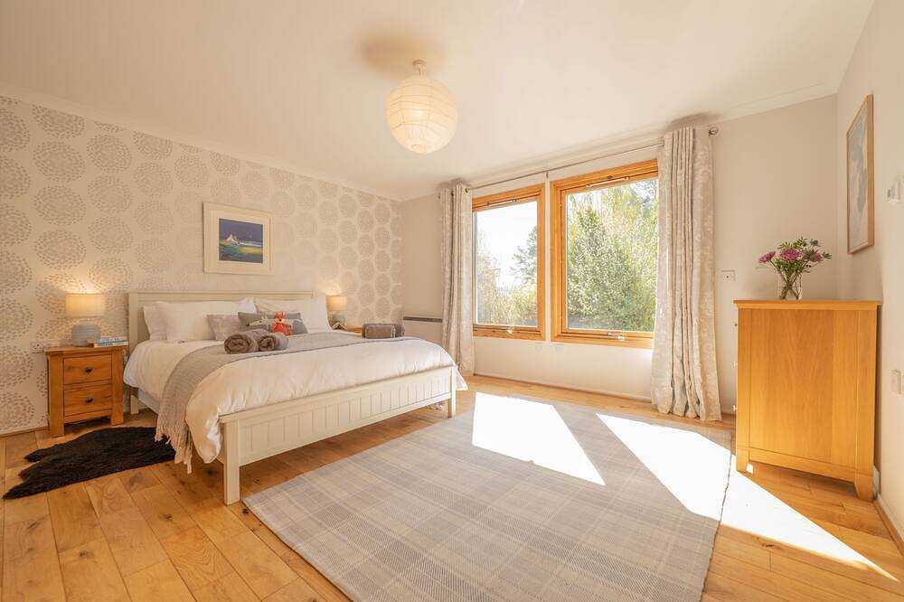 Mallachie - sleeps 8 guests  in 4 bedrooms in Boat of Garten, Highlands