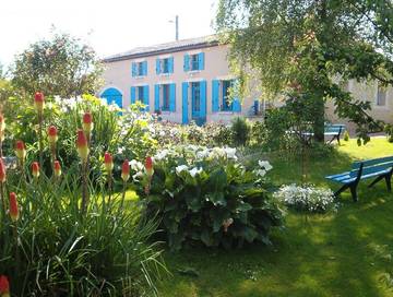 Chambre d’hôte pour 3 personnes, avec jardin à Cramchaban