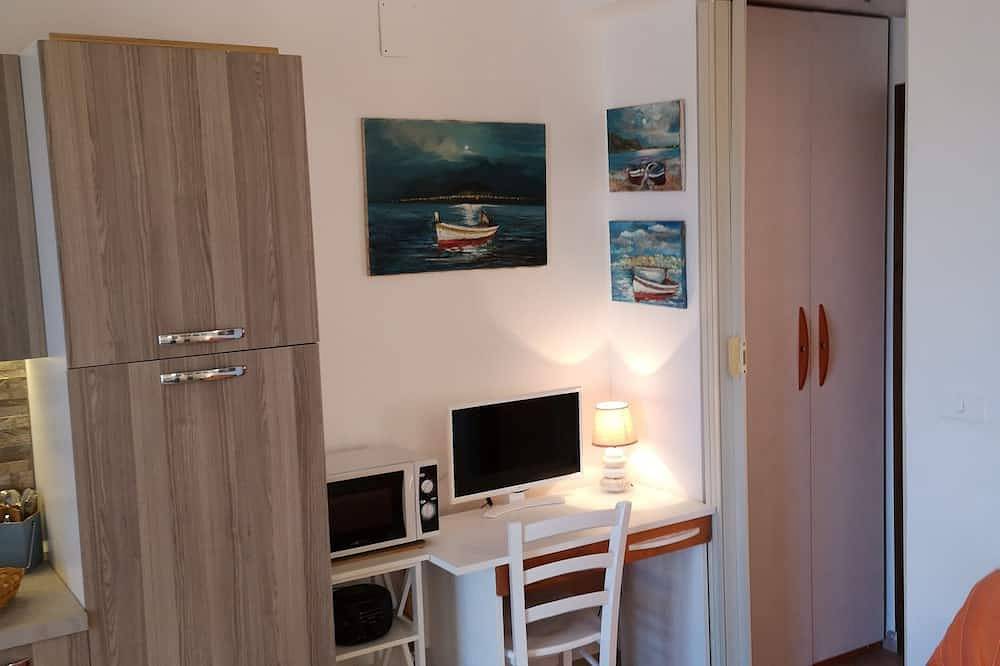 Entire apartment, Apartment in a residence with swimming pool overlooking the sea useful for families with children in Cefalù, Cefalù (Municipality)