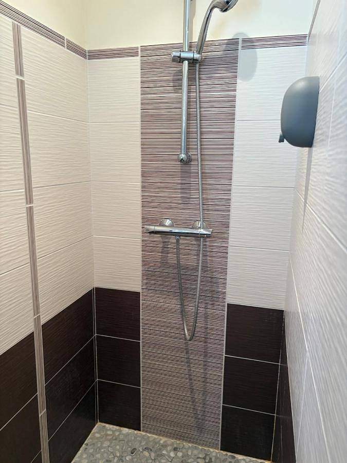 Le cocon en Sologne, Châteaux, Zoo de Beauval, Piscine, Wifi, 2 chambres, 3 lits, 2 sdb in Fougères-sur-Bièvre, Sologne