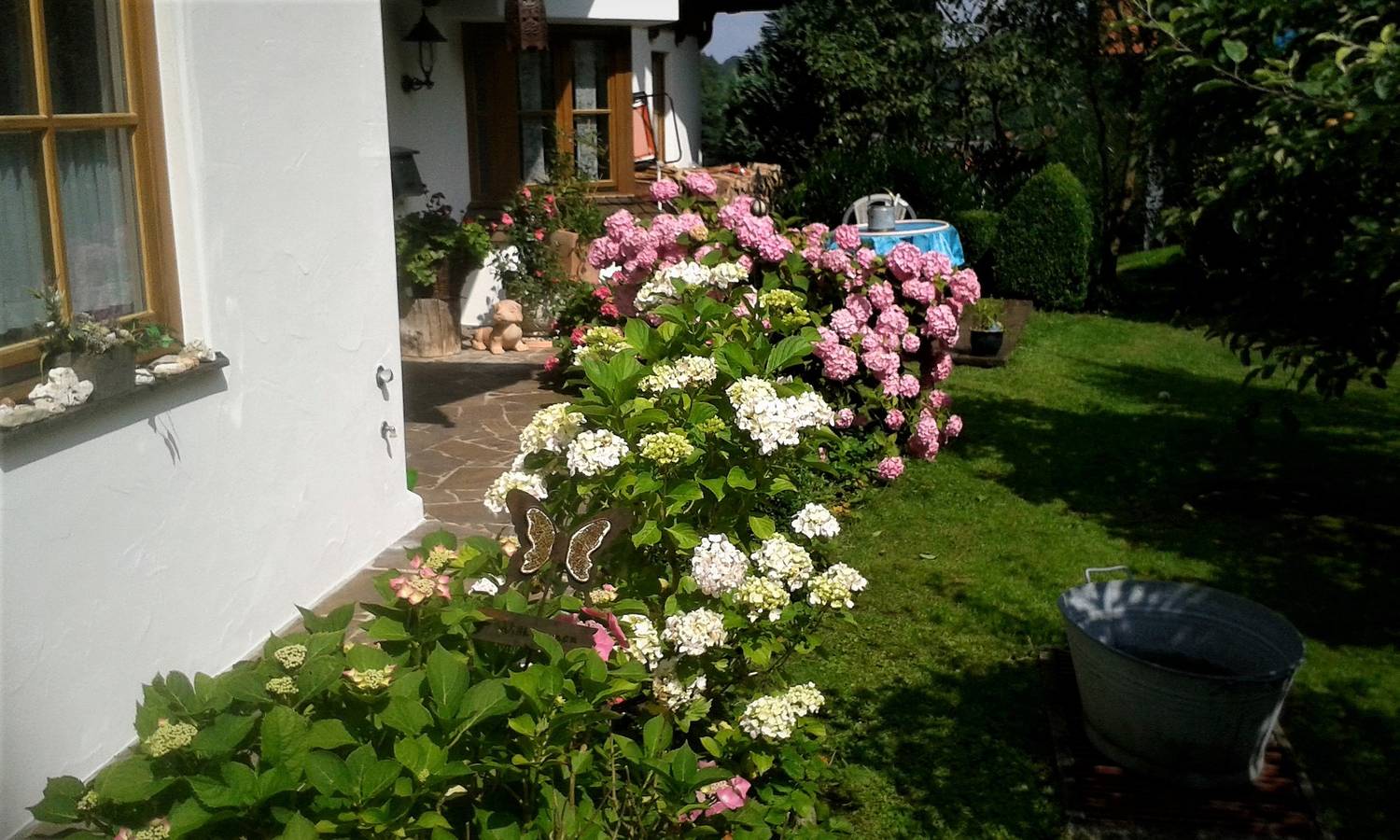 Ganze Ferienwohnung, Forsthaus Röthelmoos inkl. Chiemgaukarte - Ferienwohnung 55qm, Terrasse, Kochnische, 1 Schlafzimmer, Wohnzimmer, max 2 P. in Ruhpolding, Bayerische Alpen