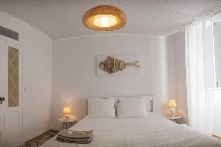 Location de vacances pour 12 personnes, avec terrasse et jardin dans Água de Alto