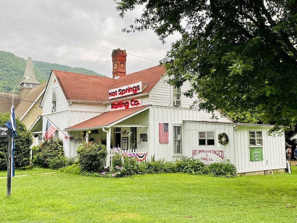 Prime Location, Walk to Town, Pet Friendly in Hot Springs (NC), Madison County (NC)