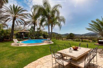 Villa in Santa Eulària des Riu, Ibiza Osten für 6 