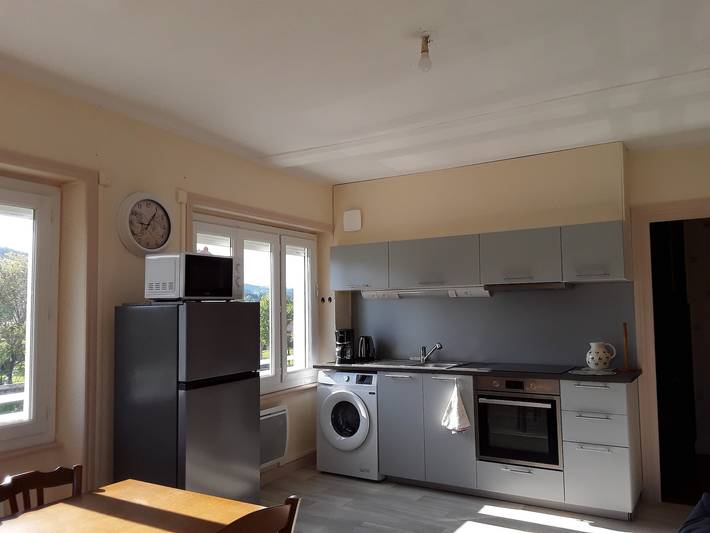 Gîte pour 4 personnes, avec terrasse à Vollore-Ville