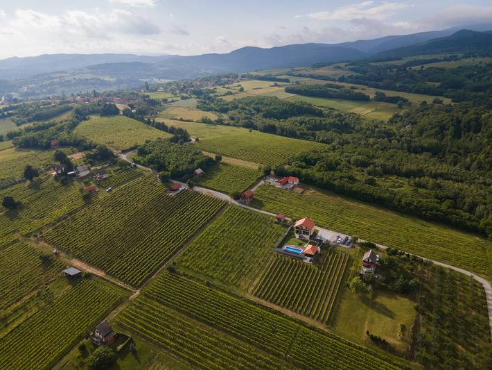 Ferienhaus für 8 Personen, mit Balkon und Terrasse sowie Pool und Sauna